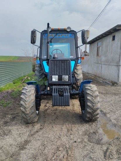 traktor-belarus-mtz-big-0