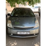 toyota-prius-small-0