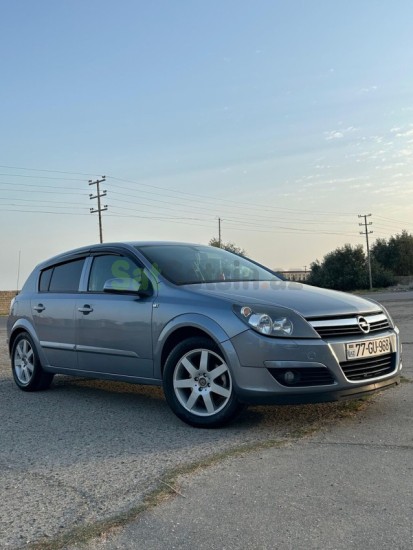 opel-astra-big-0