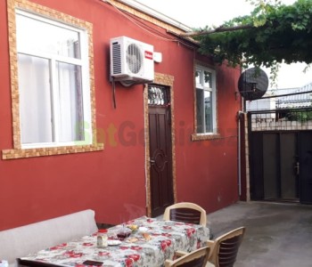 3 otaqlı həyət evi satılır.