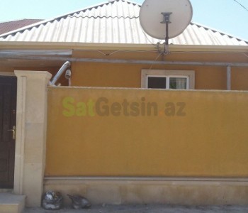 2 otaqlı həyət evi satılır.