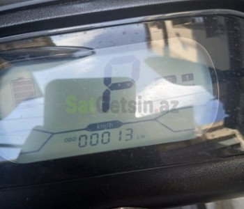 Tam elektrik ekanom surulmeyen moped