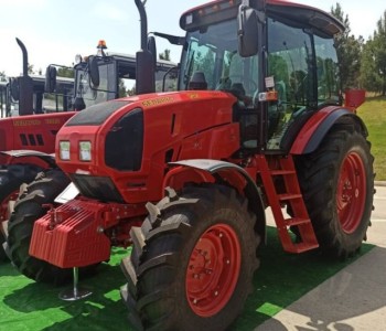 Belarus traktor 1523 model